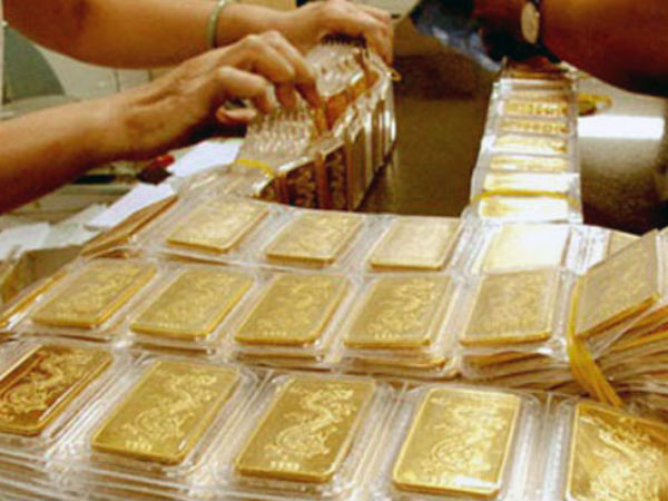 Giá vàng hôm nay 27/2: Thế giới tăng vọt, trong nước giảm nhanh