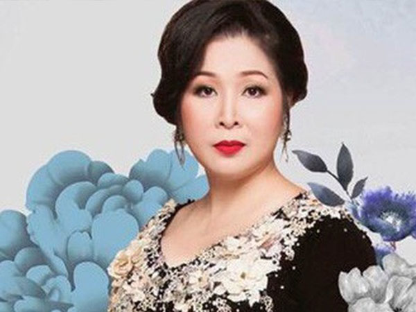 NSND Hồng Vân mở lại sân khấu kịch sau hai ngày tuyên bố đóng cửa