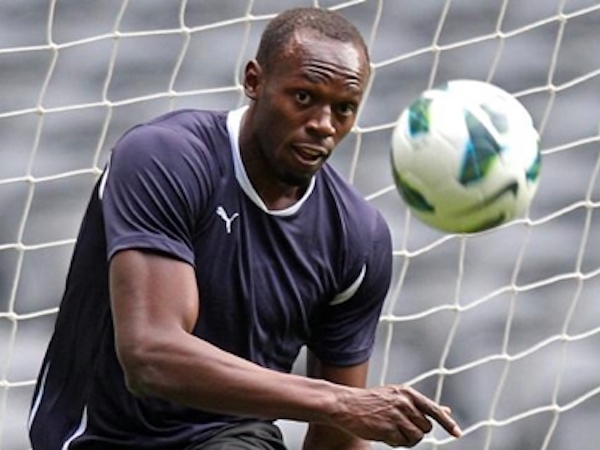 Usain Bolt ký hợp đồng bóng đá chuyên nghiệp