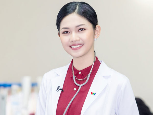 Á hậu Thanh Tú được chọn làm MC bản tin của VTV24