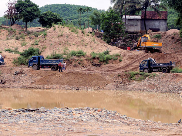 Bắt thêm một nữ giám đốc trong vụ khai thác cát lậu