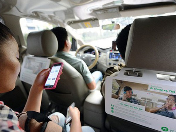 Khách bỏ quên ví 10 triệu trên xe Grab đã nhận lại giấy tờ