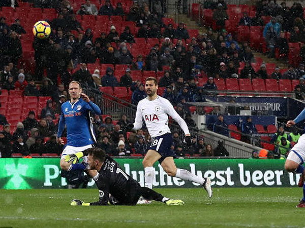 Tottenham - Rochdale: Hat-trick 12 phút, siêu đại tiệc 7 bàn