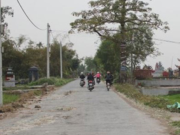 Uống thuốc sâu tự tử sau khi bị ‘cướp xe máy’