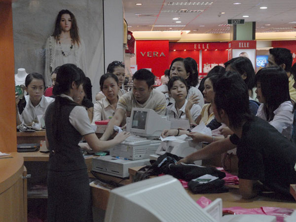 Bán lẻ Việt tăng trưởng, sao Parkson lại đóng cửa?