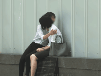 Cái kết cho cô gái trượt phỏng vấn đến xin người lạ một cái ôm