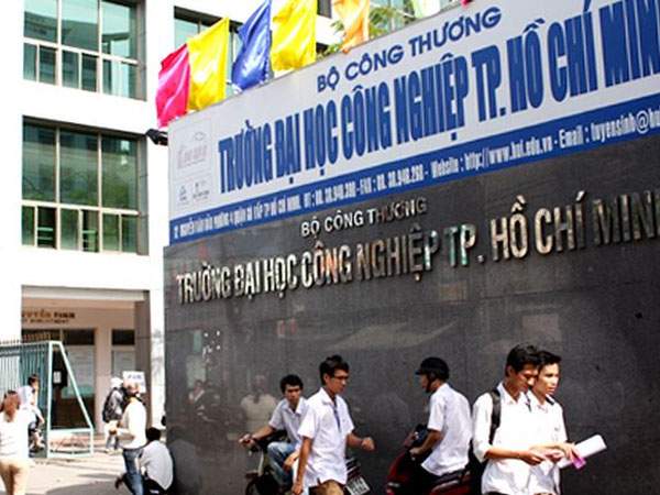 Trưởng khoa Luật nhận đạo văn xin rút khỏi danh sách phó giáo sư