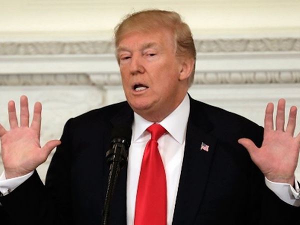 Vì sao một loạt trợ lý thân tín của ông Trump từ chức?