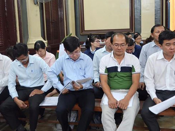 Xử cựu lãnh đạo NaviBank: Đại diện VKS cãi tay đôi với bị cáo