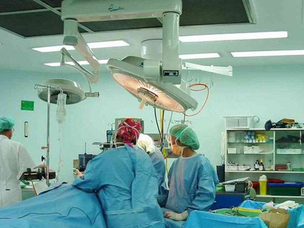 Bác sĩ phẫu thuật não nhầm bệnh nhân