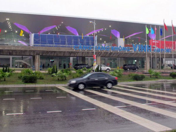 Phạt 5 người để thanh niên tâm thần đột nhập máy bay