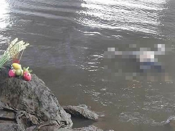 Tìm thấy thi thể thiếu nữ 19 tuổi bỏ lại hai em nhỏ trên cầu, gieo mình xuống sông Sài Gòn