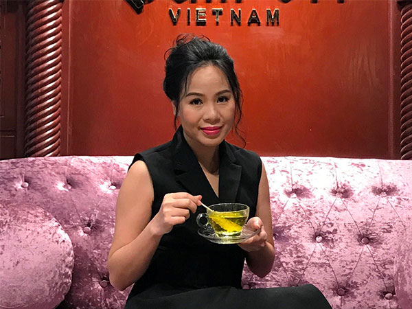 Chị gái văn phòng bỏ việc thành bà trùm 'vàng đỏ' Việt Nam
