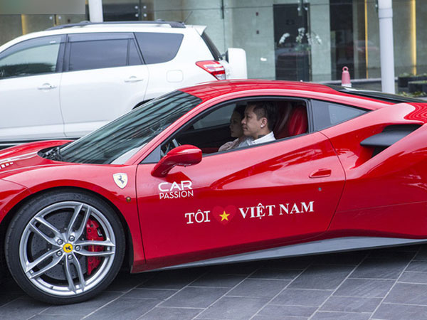 Hành trình siêu xe Car & Passion 2018: Tuấn Hưng cầm lái, cùng vợ chinh phục đường đèo