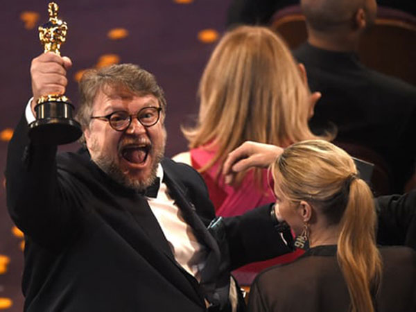 Phim về cô gái yêu thủy quái chiến thắng tại Oscar 2018