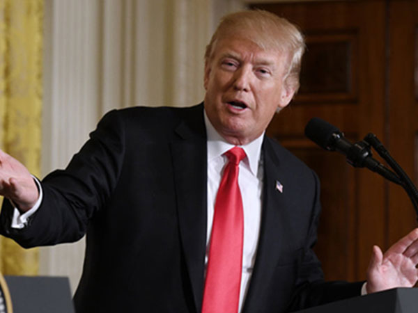Trump đùa về việc Melania rời Nhà Trắng