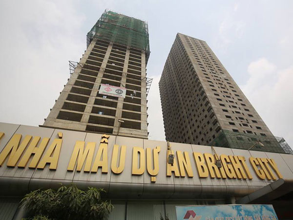 Hà Nội: Cư dân kêu cứu vì đóng tiền 3 năm chung cư vẫn ngổn ngang bê tông, sắt thép
