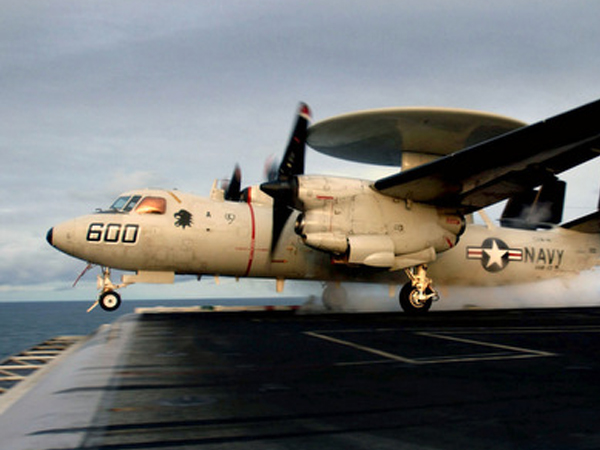 'Mắt thần' E-2C trên tàu sân bay Carl Vinson thăm Việt Nam