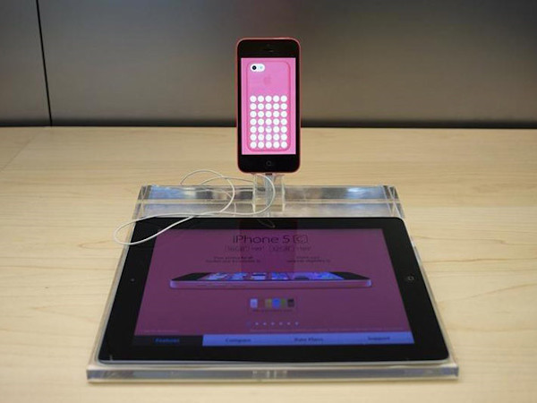 Cựu kỹ sư bảo mật Apple tuyên bố có thể giúp mở khóa iPhone