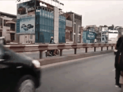 Hoảng hồn cô gái đi xe máy ngược chiều, lao vun vút trên đường một chiều