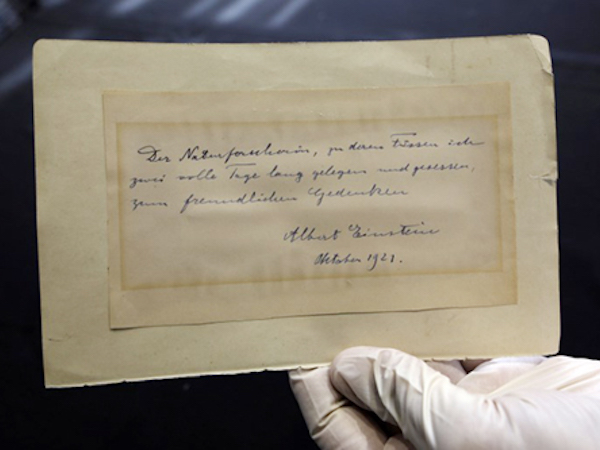 Thư tình của Albert Einstein có giá hơn 6.000 USD