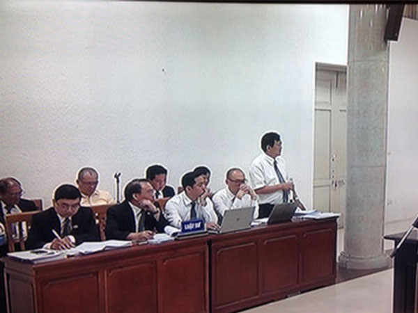 Vỡ đường ống nước Sông Đà: Luật sư thẩm vấn điều tra viên