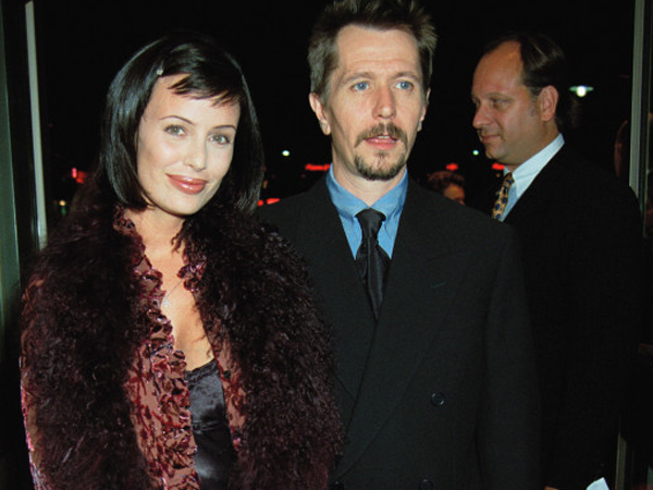 Vừa đoạt giải nam chính xuất sắc Oscar, Gary Oldman bị mỉa mai đánh vợ