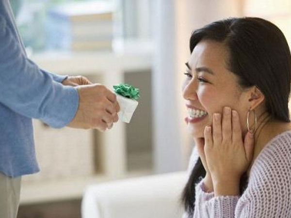 8/3, tôi phải làm gì với bà vợ khó chiều
