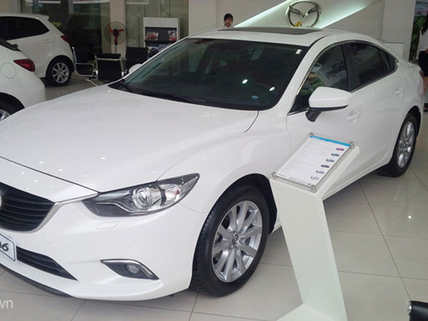 Ai được tạm nhập khẩu ôtô, xe máy miễn thuế vào Việt Nam?