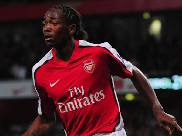 Cựu cầu thủ Arsenal suýt bị đuổi vì lỗi... phát âm