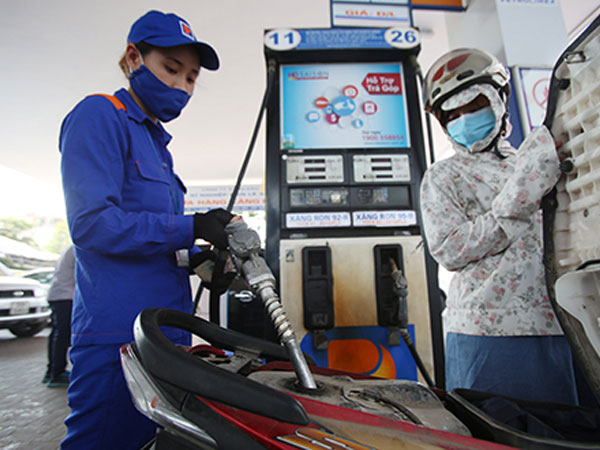 Không tăng giá bán lẻ xăng dầu