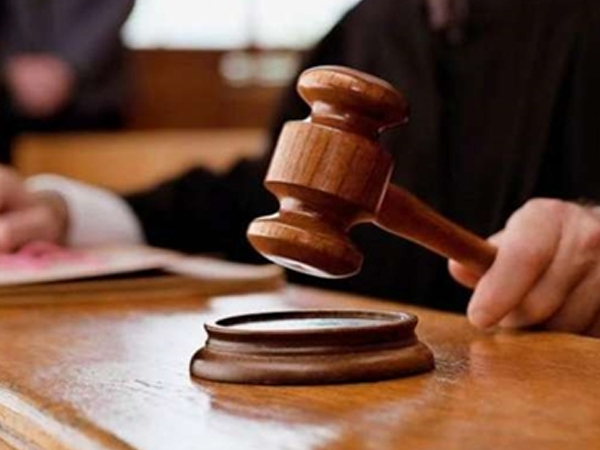 Phụ huynh Pháp lĩnh một năm tù vì tát hiệu trưởng