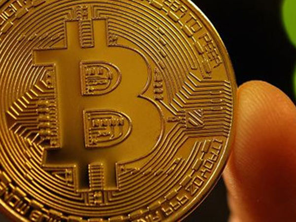 Bitcoin mất giá 24% trong tuần, xuống dưới 9.000 USD
