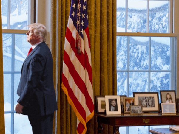Cố vấn lần lượt ra đi, ông Trump sắp cô độc trong Nhà Trắng?