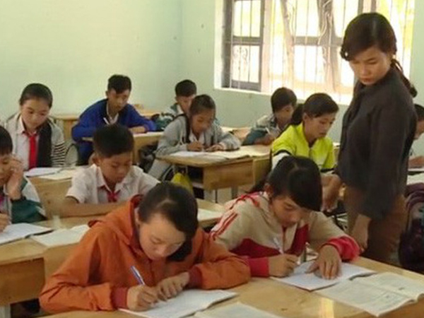 Hơn 500 giáo viên trong một huyện sắp bị mất việc
