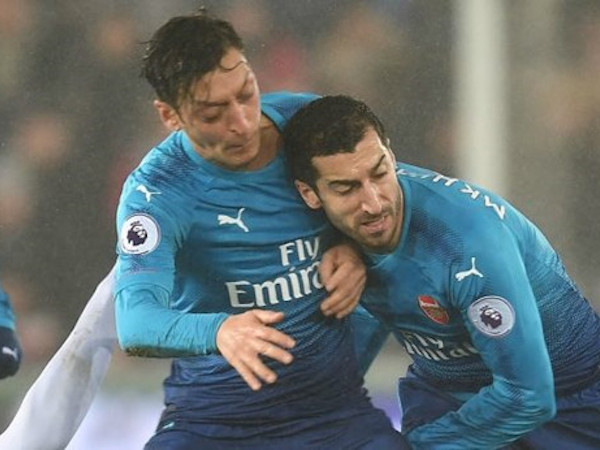 Mkhitaryan tự hào khi được chơi cùng Oezil