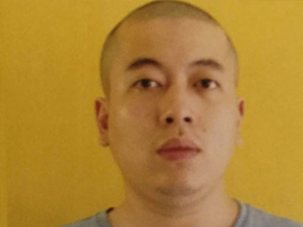 'Đại gia' siêu lừa tặng nhân viên xế hộp tiền tỷ