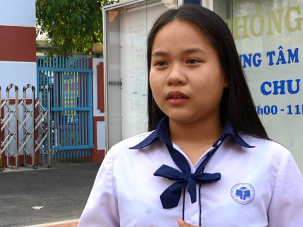Video: Học trò nghĩ gì khi bị thầy cô phạt quỳ gối?