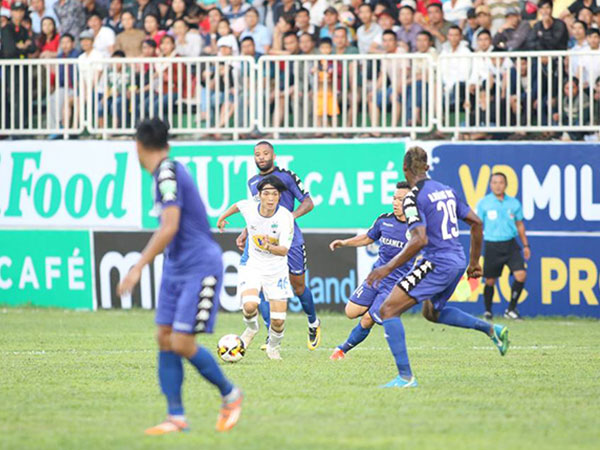 Dư âm vòng 1 V-League: Hỉ hả 'tiếng thơm' U23 Việt Nam