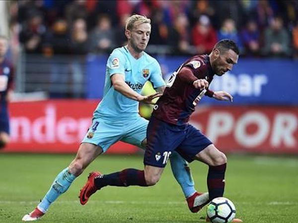 Messi không muốn Barca bán Rakitic