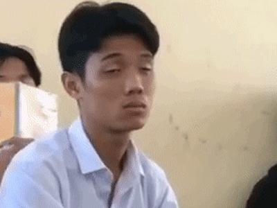 10X ngủ gật 'thần thái': Do tối hôm trước phụ mẹ bán hàng muộn quá!