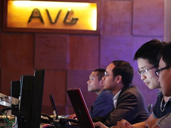 Bộ TT-TT báo cáo Ban Bí thư, Thường trực Chính phủ việc hủy bỏ hợp đồng mua AVG