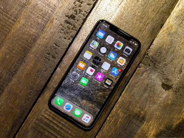 Các bài test iPhone X đã cho thấy những vấn đề trong thiết kế của Apple như thế nào?