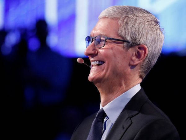 Apple sắp trở thành công ty đầu tiên trong lịch sử được định giá nghìn tỷ USD