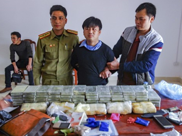 Bắt 3 người nước ngoài cùng 60 bánh heroin và 40.000 viên ma túy