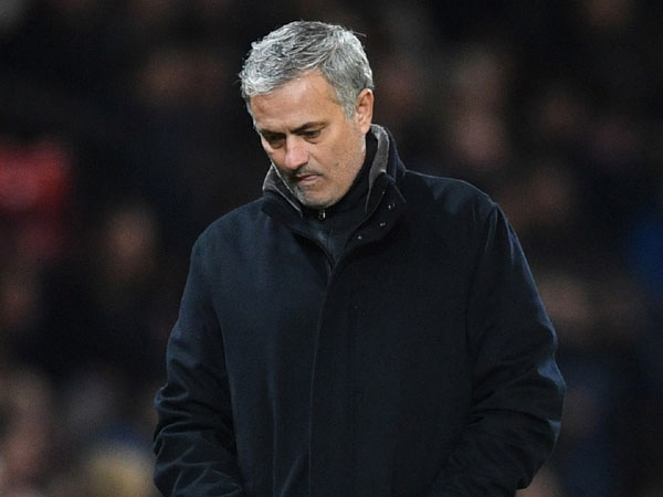 Mourinho và bóng ma trong nhà hát
