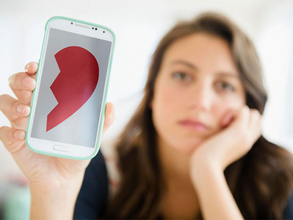 Ngoại tình bị phát hiện, thả thính bất thành, loạt tình huống éo le khi hẹn hò qua ứng dụng điện thoại khiến chị em cười ra nước mắt