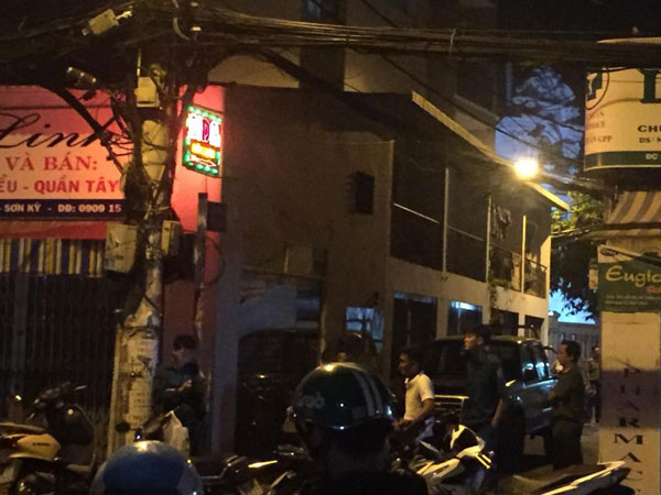 Nam thanh niên bị bắn gục ngay trước cửa nhà ở Sài Gòn