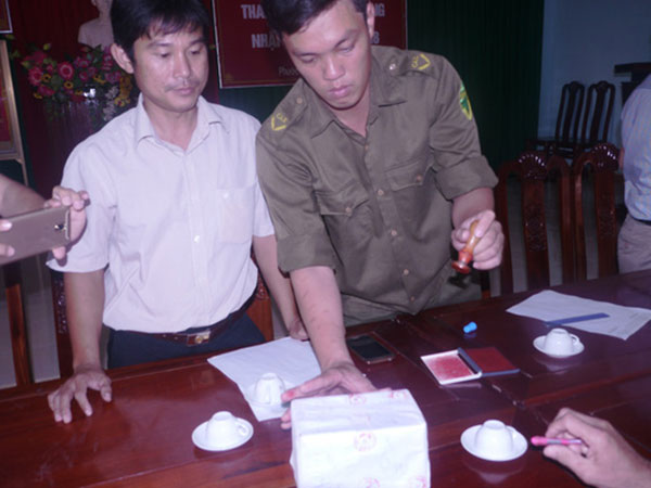 Vụ vàng bỏ quên trong bao lúa: Bàn giao cho Công an xã