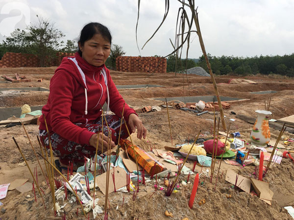 Bà nội bé gái 4 tuổi nghi bị hiếp, giết bỏ xác xuống giếng: 'Nó quay lại thấy con bé còn sống mà không cứu'